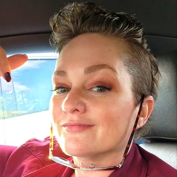 Meet your Posher, Constance - Picture 2 of 10